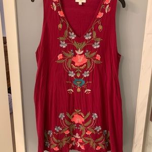 Sleeveless embroidered burgundy dress